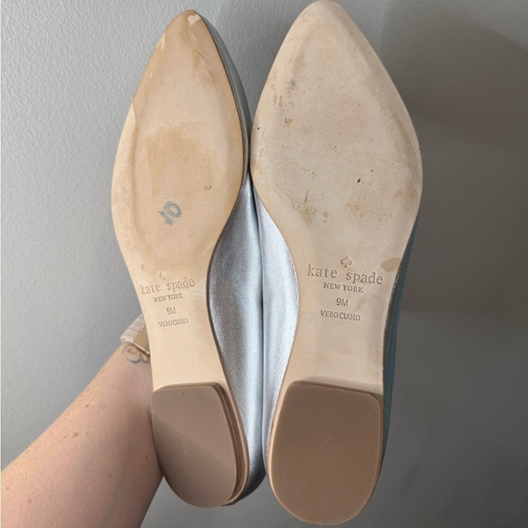 Kate Spade Silver Pointed Toe Ballet Flats with ruffle detail size 9 EUC - Picture 11 of 11